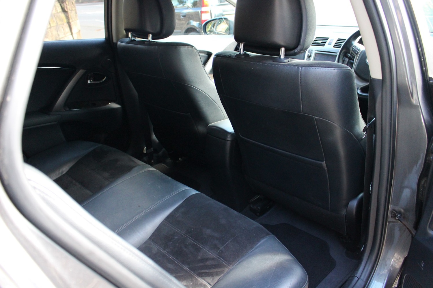 Used Toyota Avensis 2012 for sale - 76725765: Photo 25