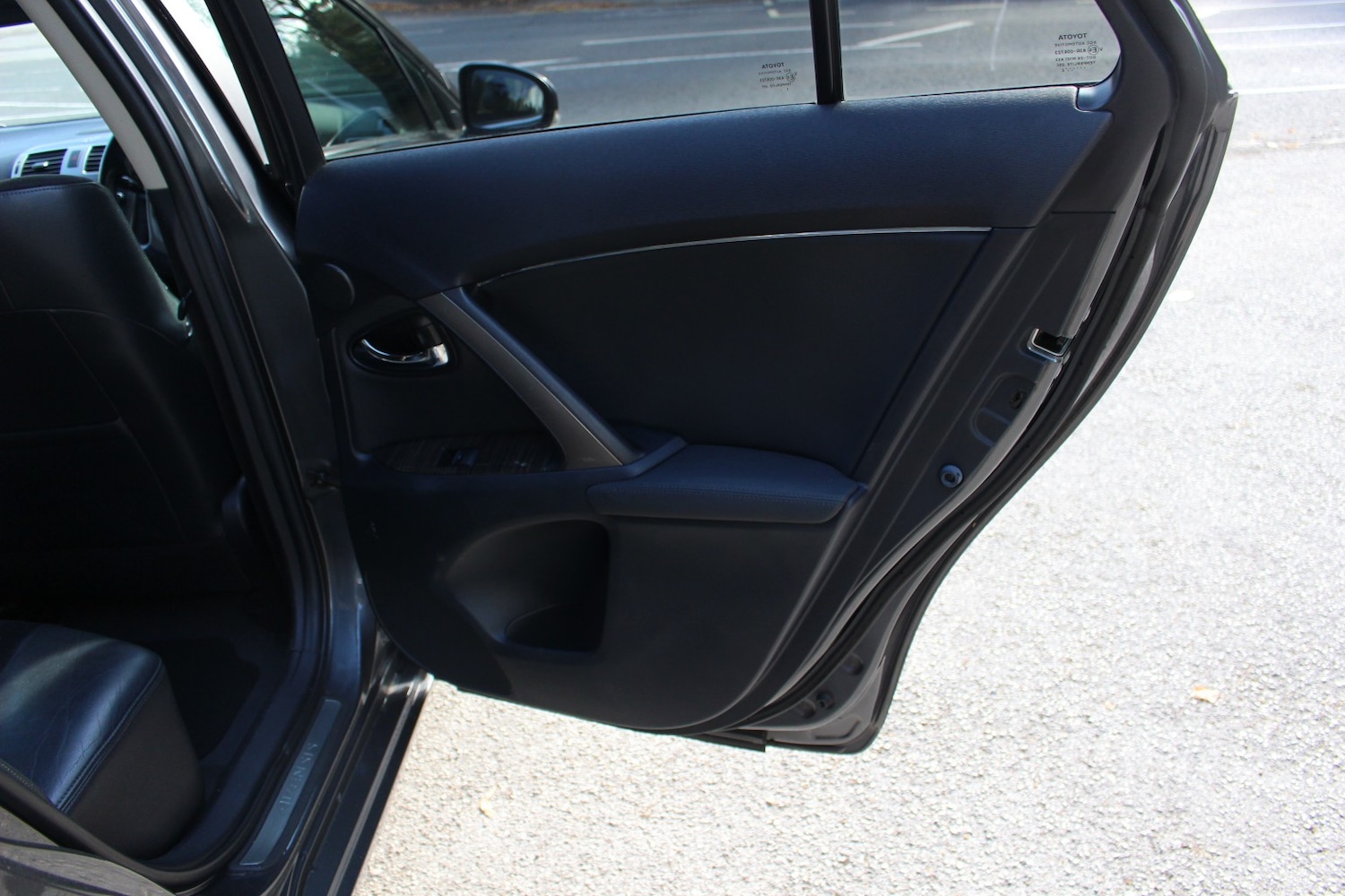 Used Toyota Avensis 2012 for sale - 76725765: Photo 26