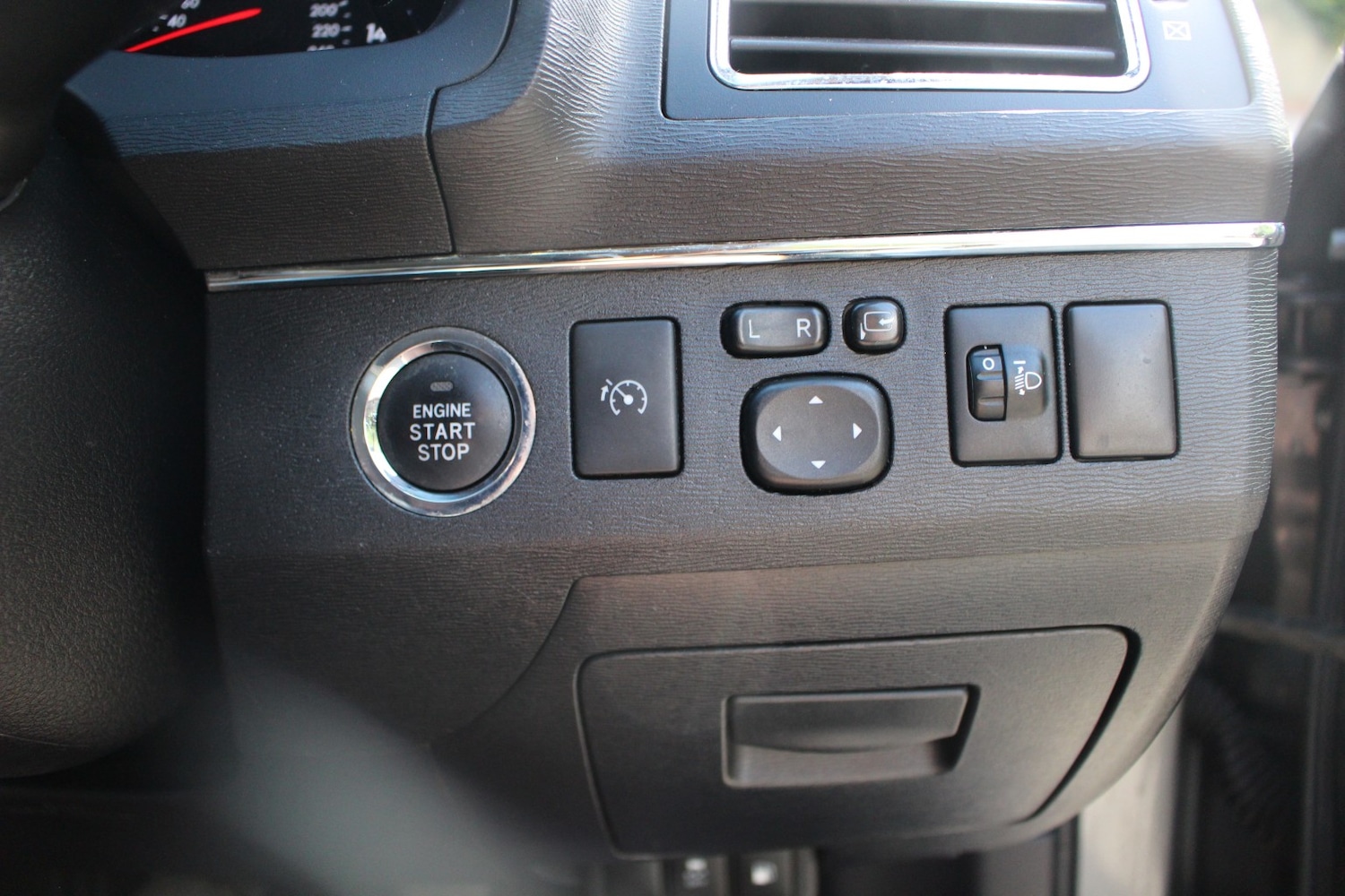 Used Toyota Avensis 2012 for sale - 76725765: Photo 28