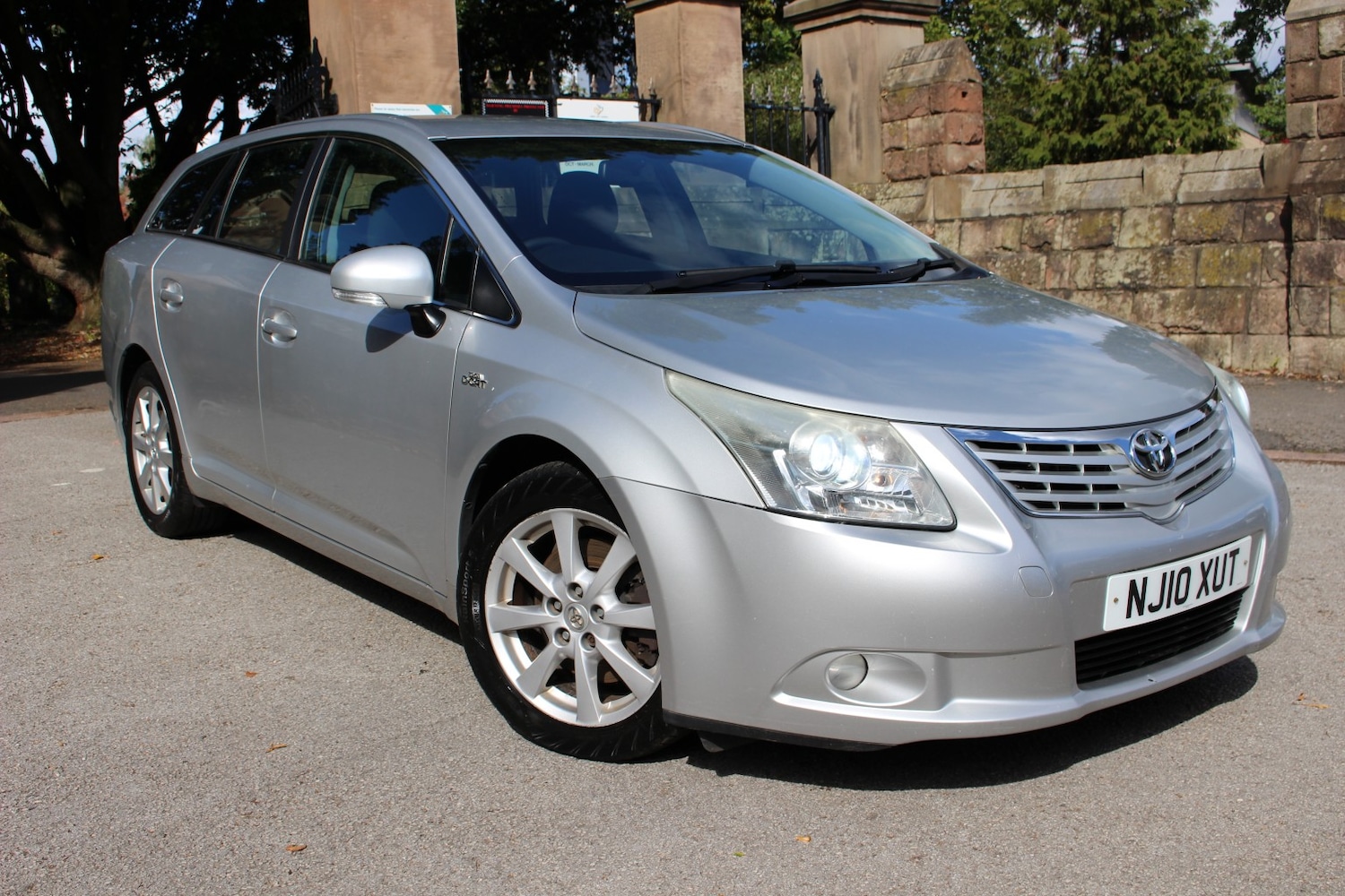 Used Toyota Avensis 2010 for sale - 76725736: Photo 1