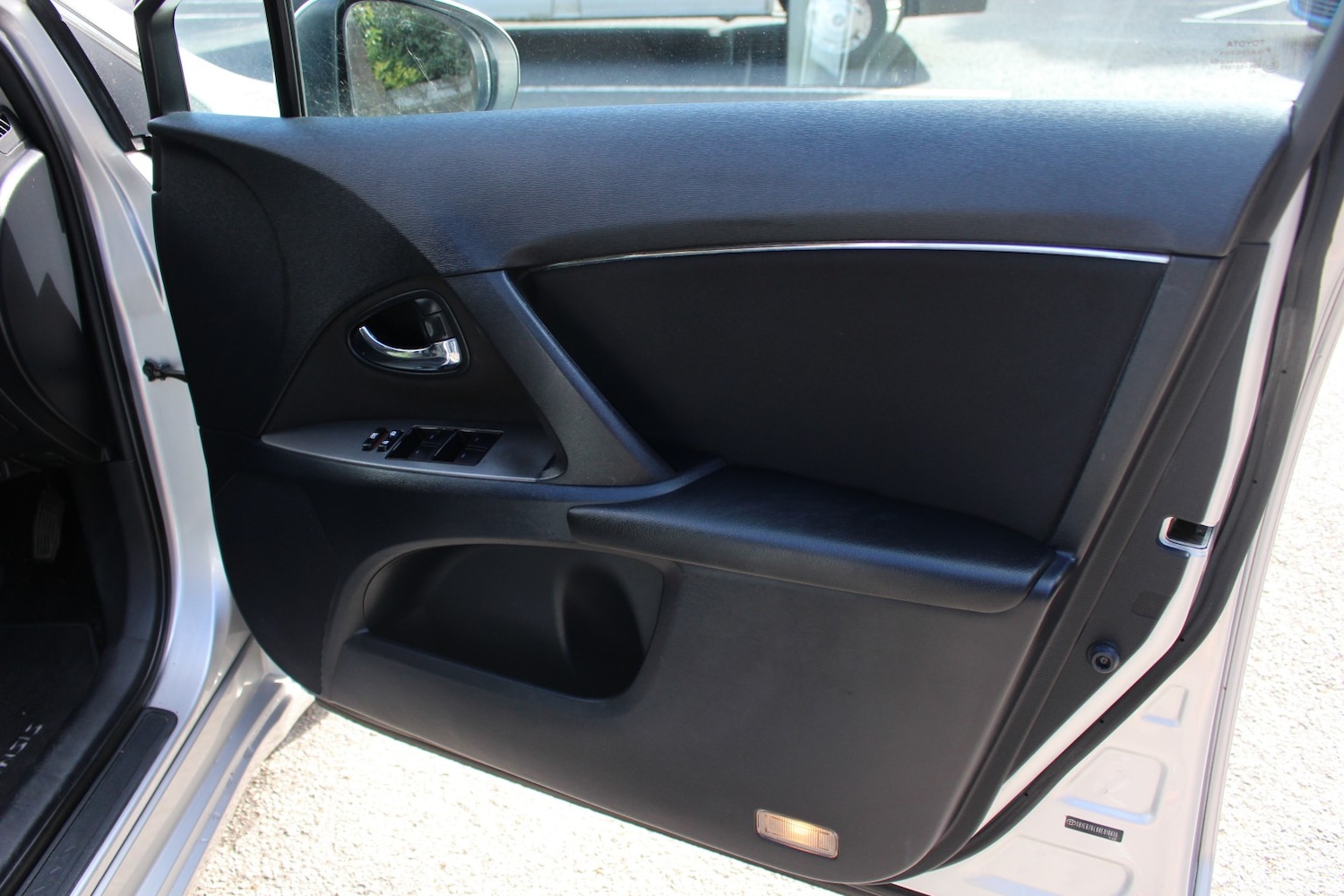 Used Toyota Avensis 2010 for sale - 76725736: Photo 26