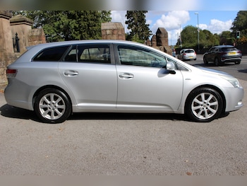 Used Toyota Avensis 2010 for sale - 76725736: Photo
