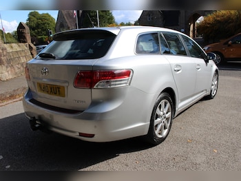 Used Toyota Avensis 2010 for sale - 76725736: Photo