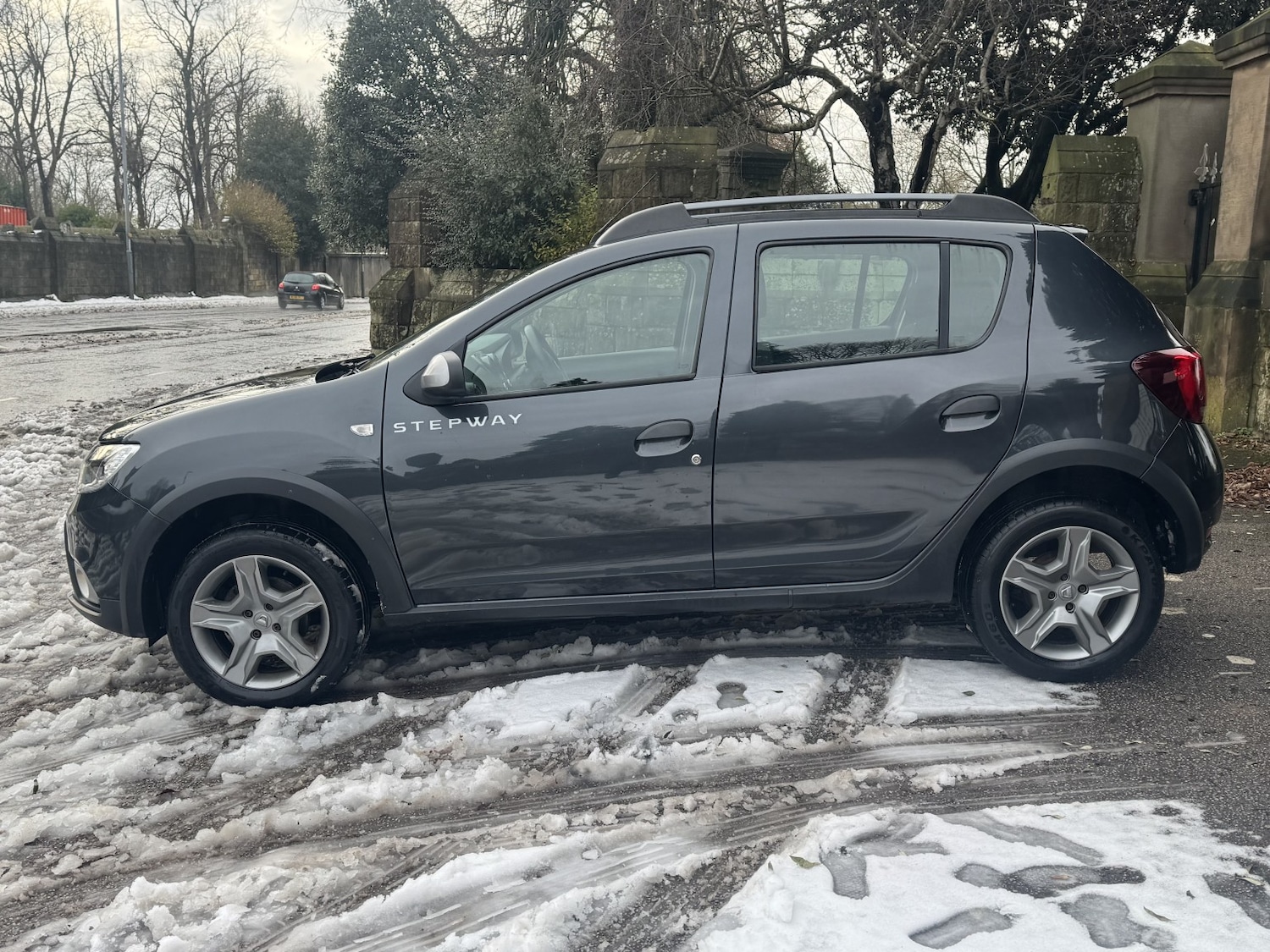 Used Dacia Sandero Stepway 2017 for sale - 77140737: Photo 6