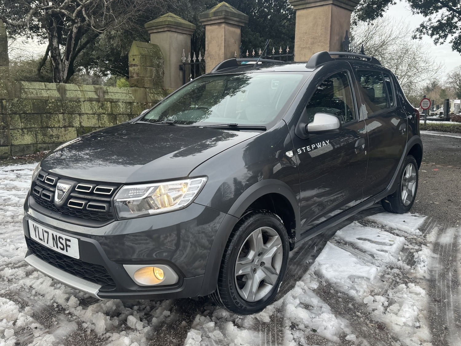 Used Dacia Sandero Stepway 2017 for sale - 77140737: Photo 7