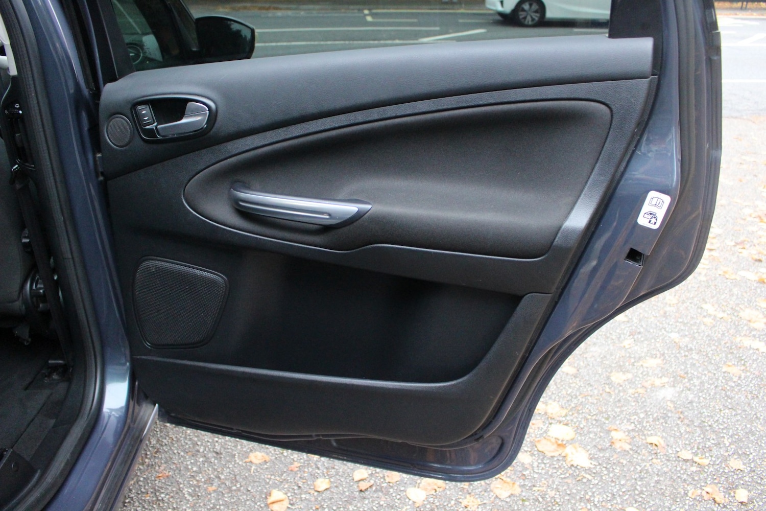 Used Ford S-Max 2012 for sale - 76725670: Photo 21