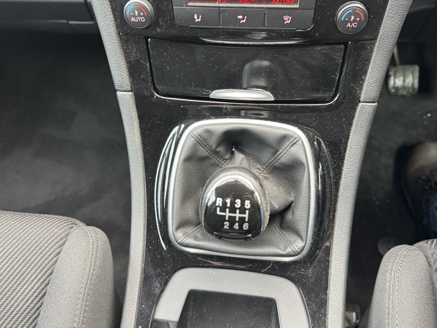 Used Ford S-Max 2013 for sale - 77118536: Photo 29