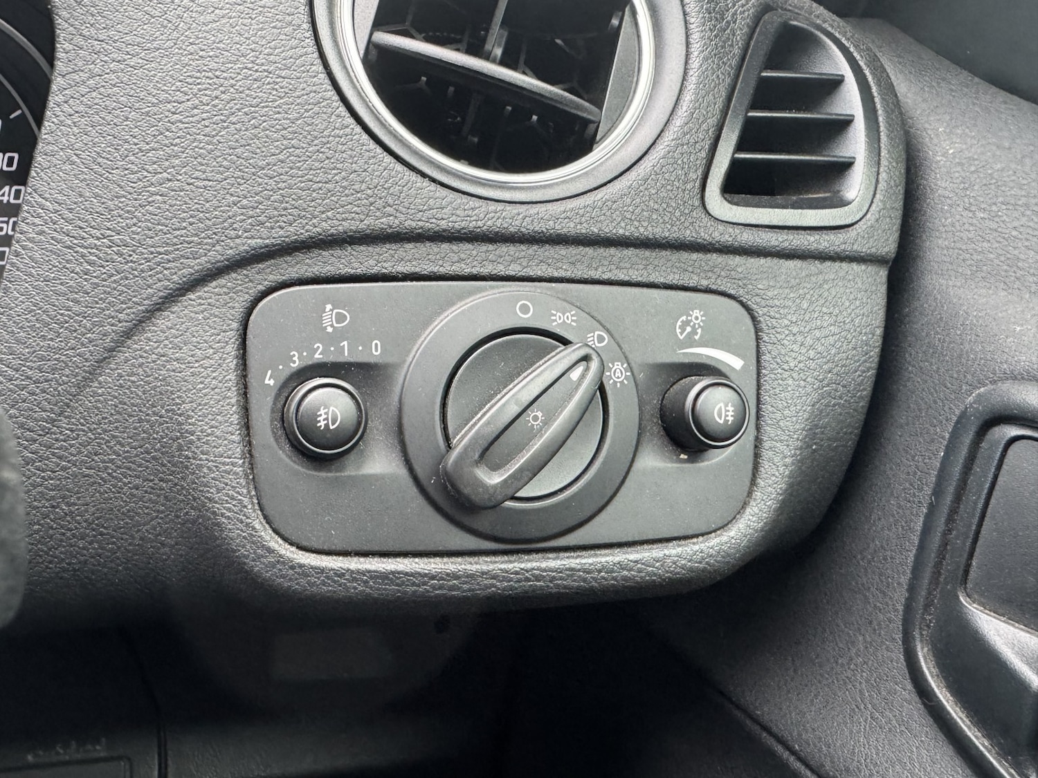 Used Ford S-Max 2013 for sale - 77118536: Photo 32