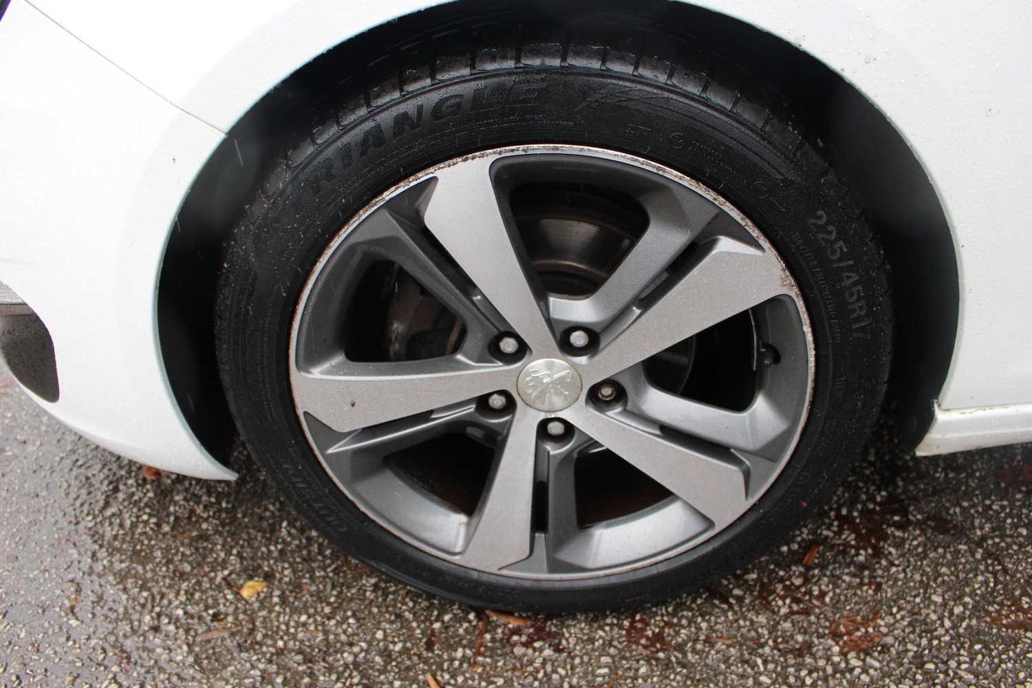 Used Peugeot 308 2015 for sale - 76725773: Photo 14