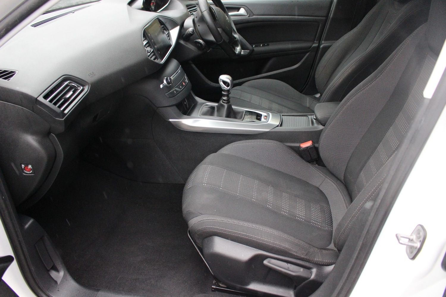 Used Peugeot 308 2015 for sale - 76725773: Photo 15