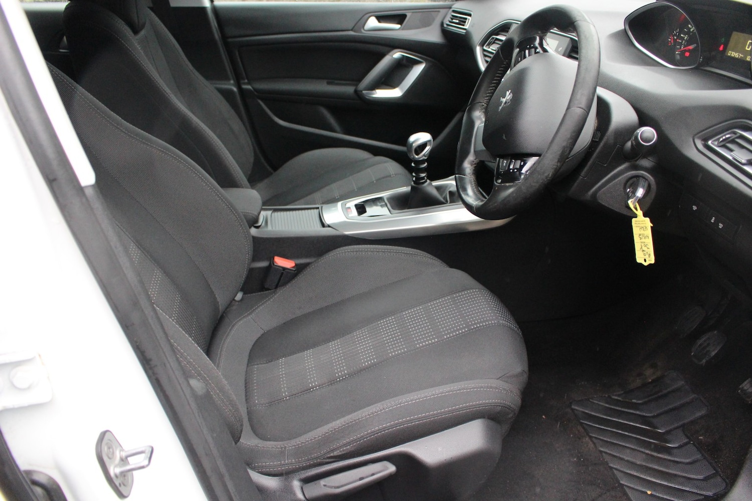 Used Peugeot 308 2015 for sale - 76725773: Photo 27