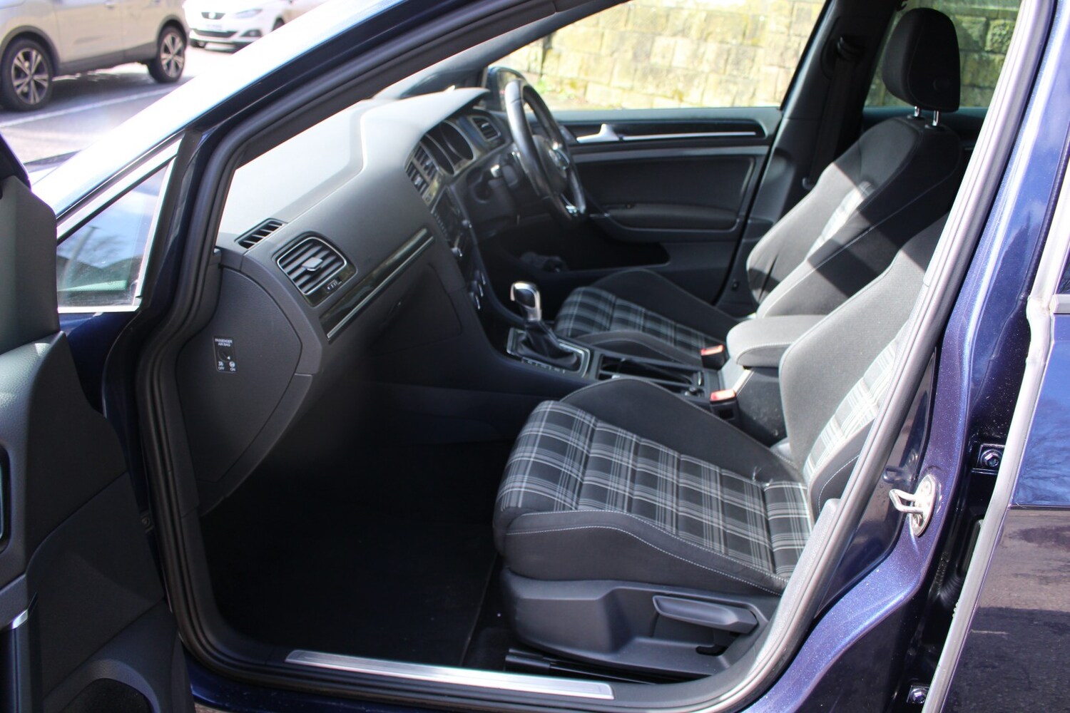 Used Volkswagen Golf 2015 for sale - 77881142: Photo 10