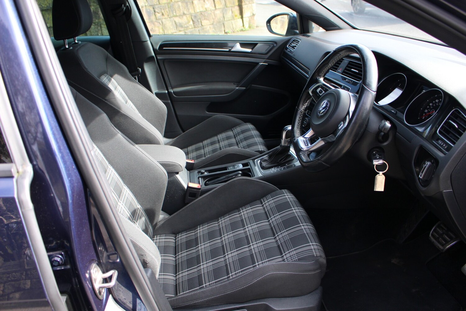 Used Volkswagen Golf 2015 for sale - 77881142: Photo 23