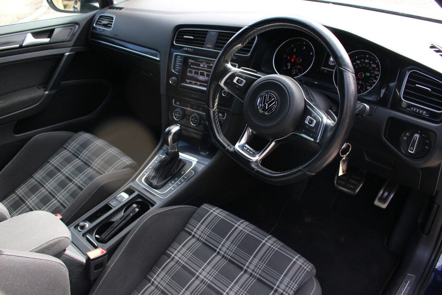 Used Volkswagen Golf 2015 for sale - 77881142: Photo 24