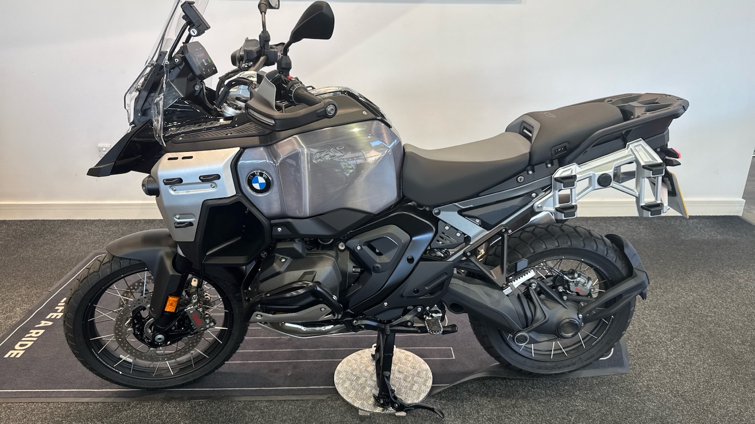 BMW R1300