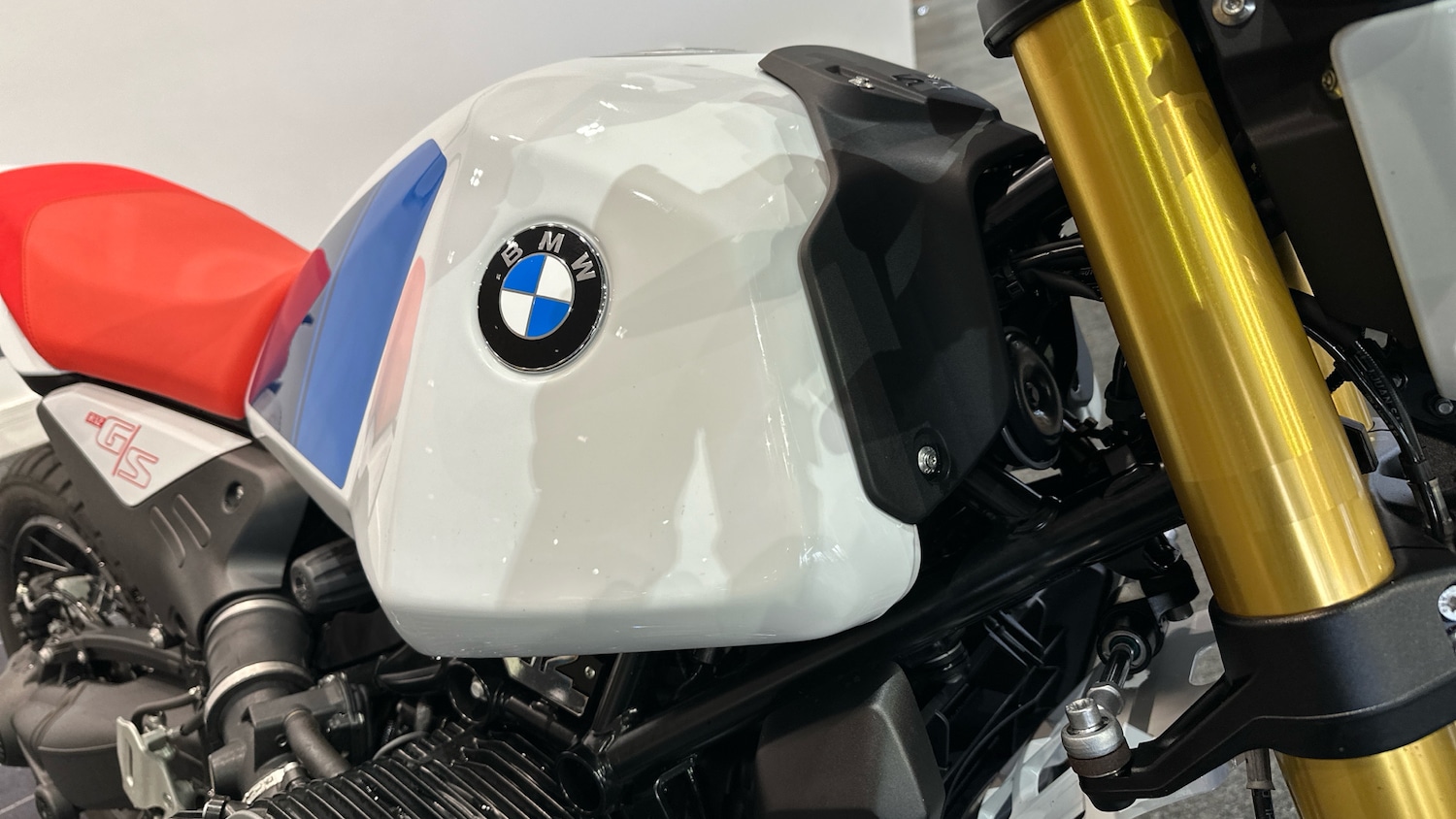 BMW R12