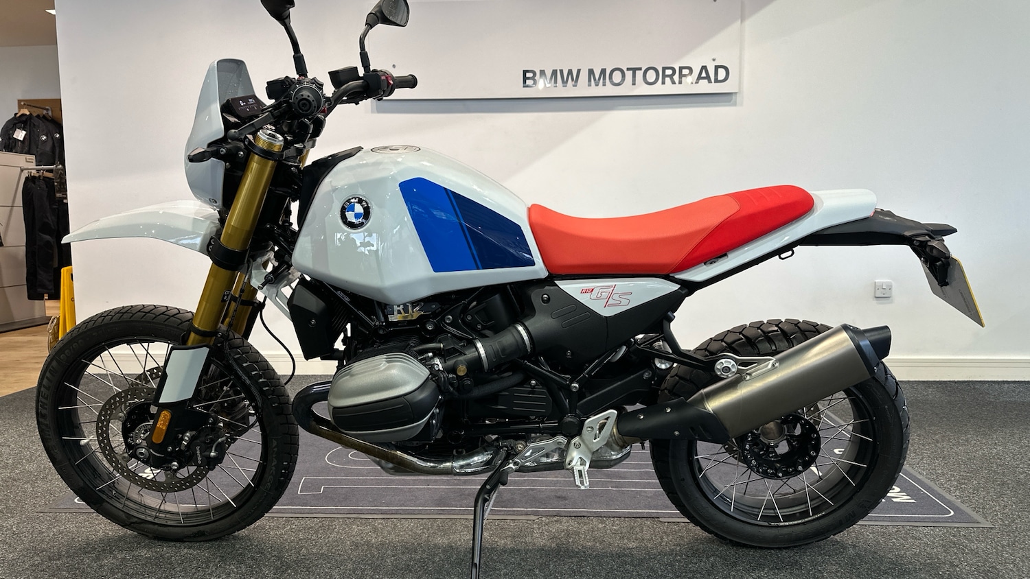 BMW R12