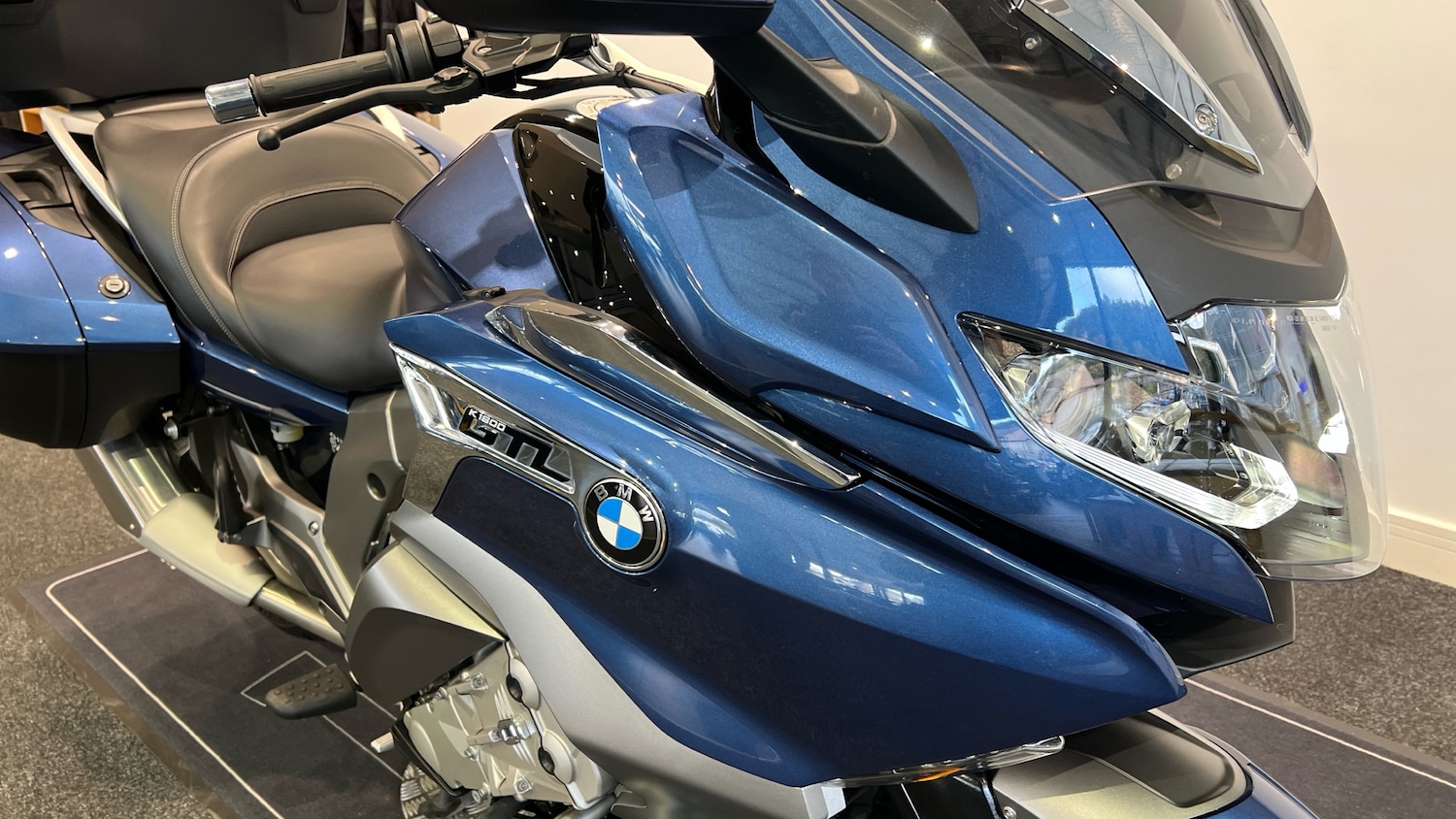 BMW K1600