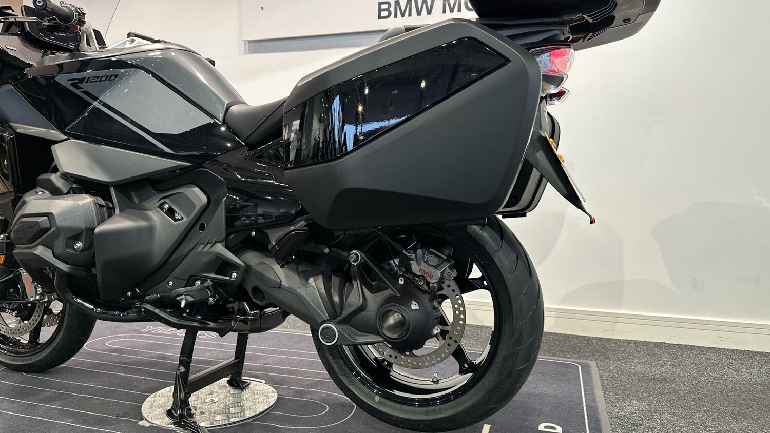 BMW R1300