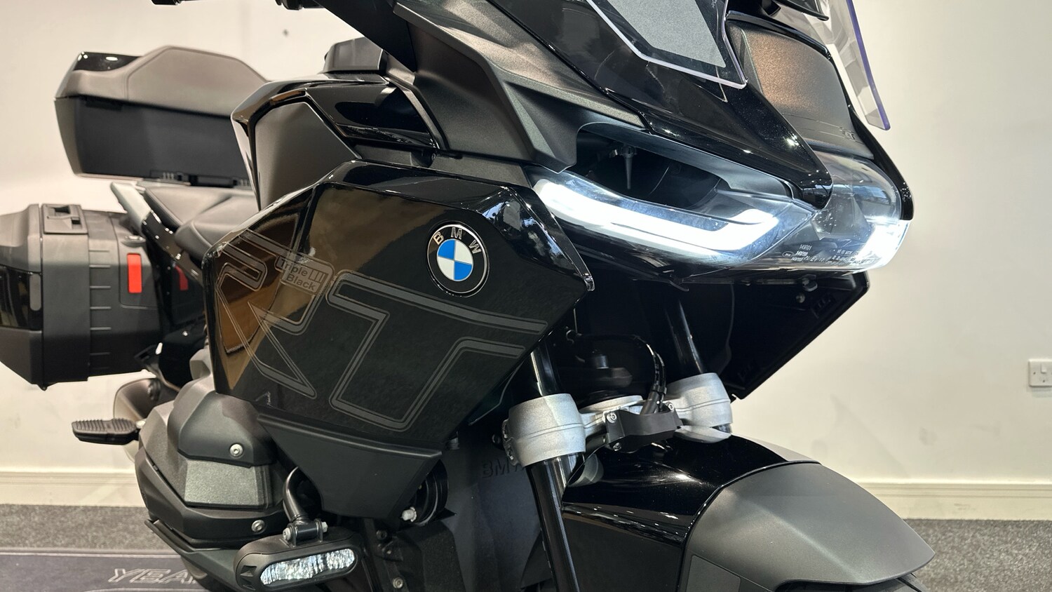 BMW R1300