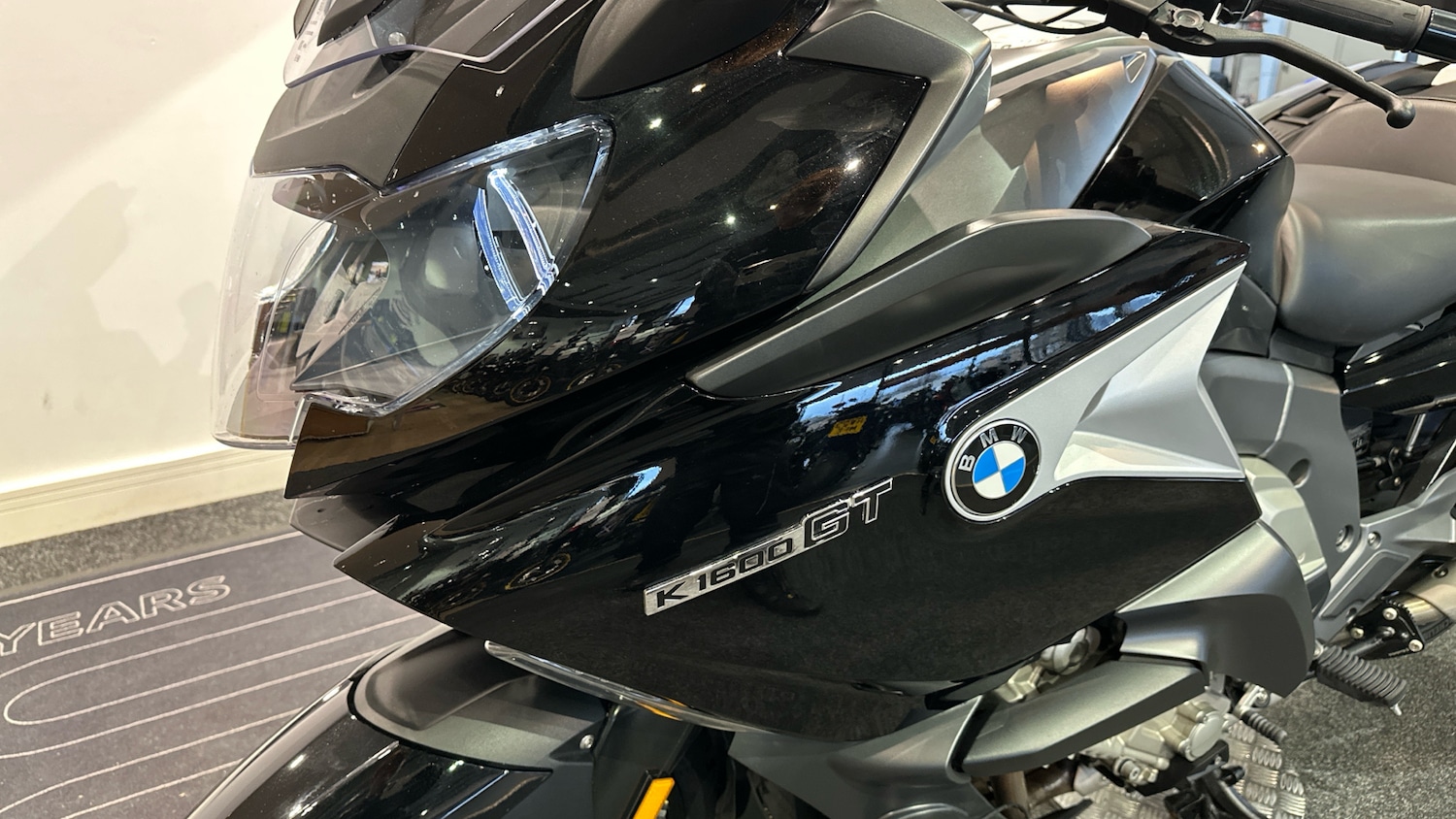 BMW K1600
