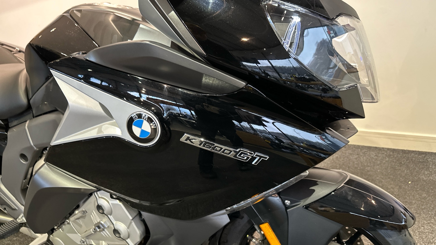 BMW K1600