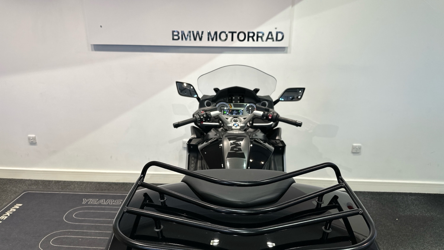 BMW K1600