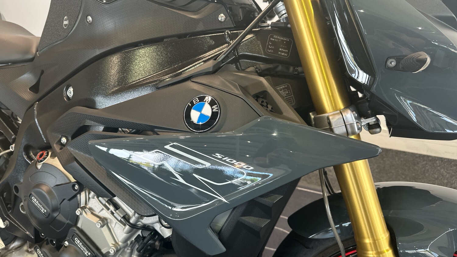 2018 BMW S1000 BMW S1000R SPORT (20MY) ROADSTER Petrol Manual - Picture 10 of 23