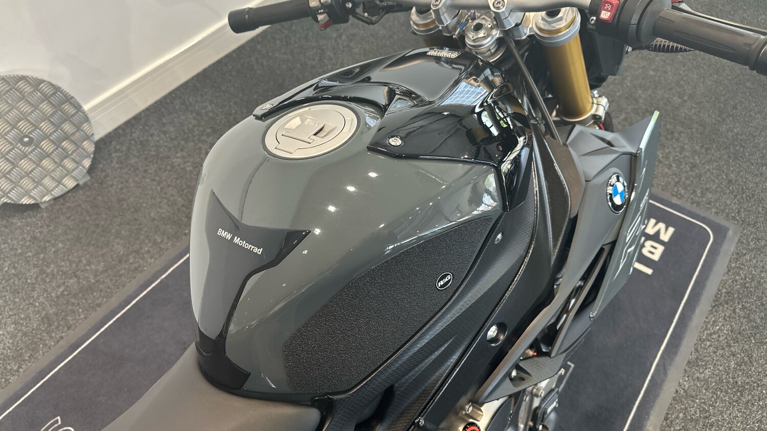 2018 BMW S1000 BMW S1000R SPORT (20MY) ROADSTER Petrol Manual - Picture 13 of 23