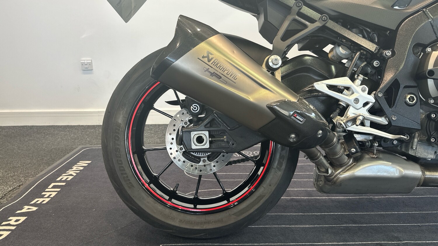 2018 BMW S1000 BMW S1000R SPORT (20MY) ROADSTER Petrol Manual - Picture 8 of 23
