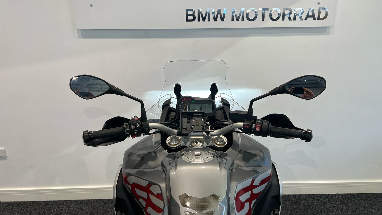 BMW F850