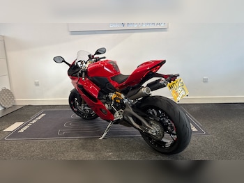 Used Ducati Panigale 2025 for sale - bike-79445691: Photo