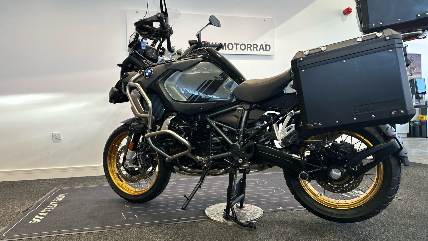 BMW R1250