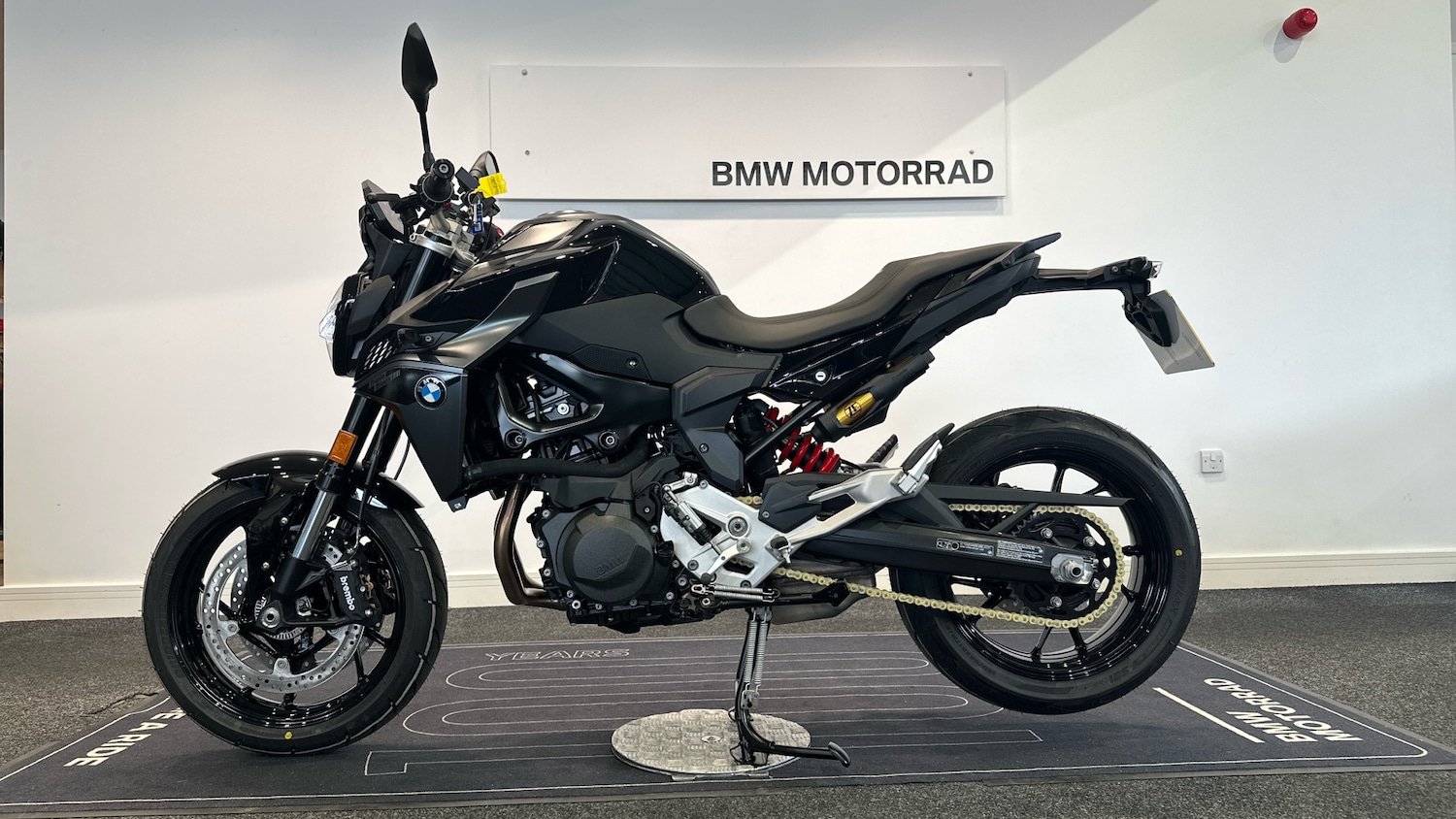BMW F900