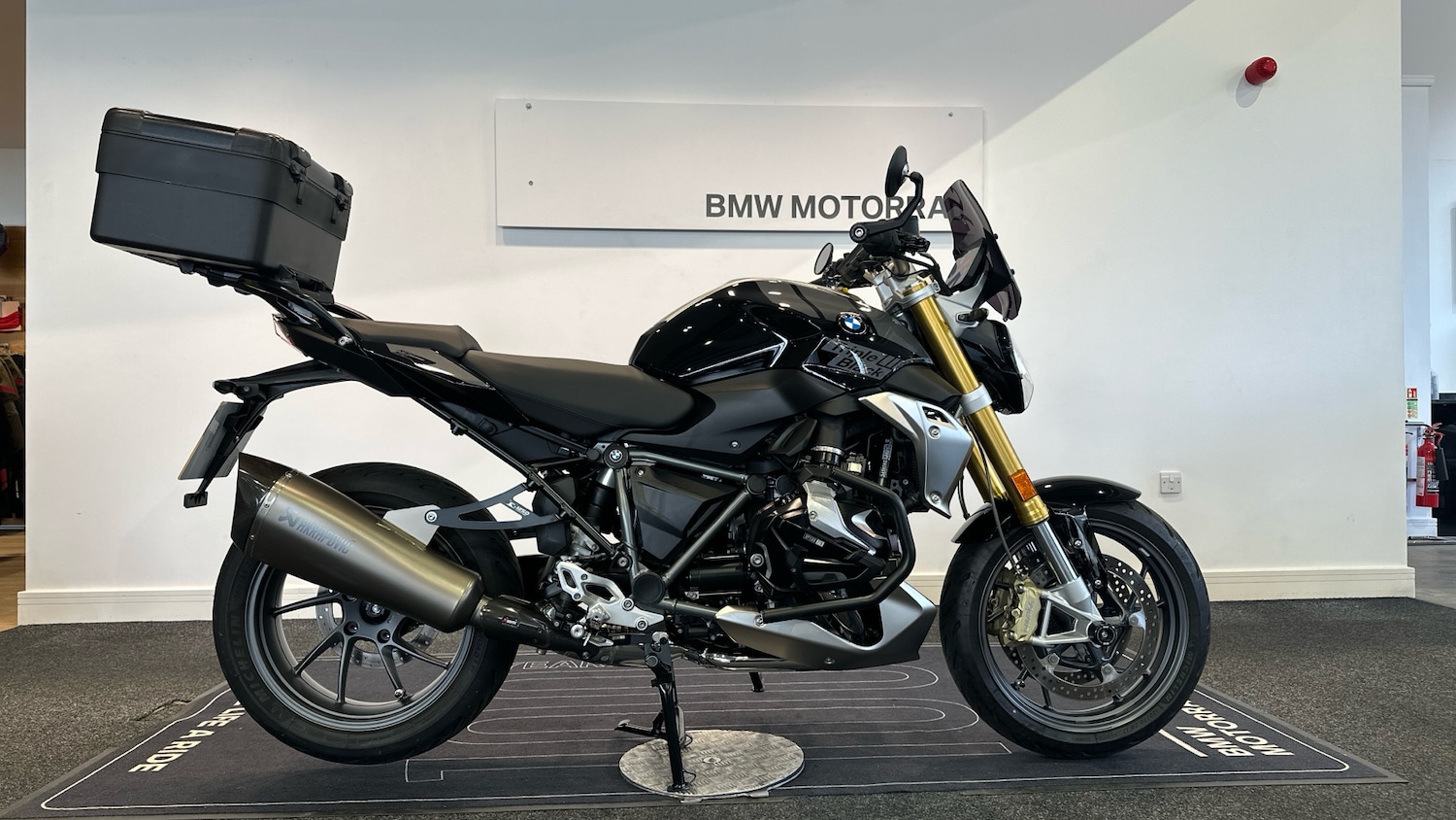 2023 BMW R1250 (23MY) BMW R1250 R SE ROADSTER Petrol Manual - Picture 2 of 24