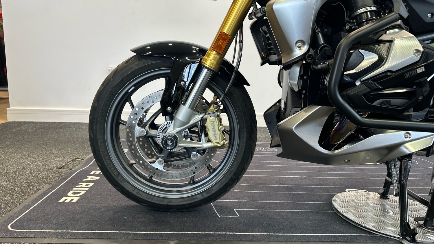 2023 BMW R1250 (23MY) BMW R1250 R SE ROADSTER Petrol Manual - Picture 22 of 24
