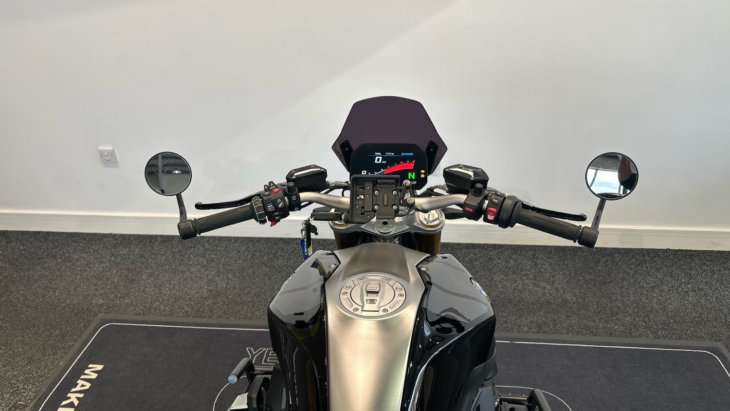 2023 BMW R1250 (23MY) BMW R1250 R SE ROADSTER Petrol Manual - Picture 9 of 24