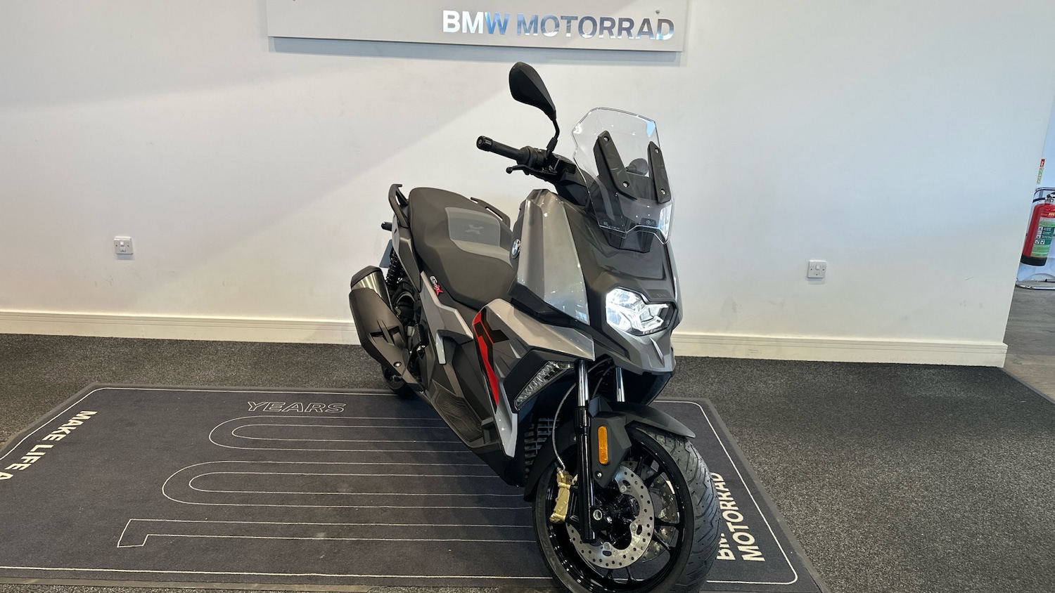 BMW C400