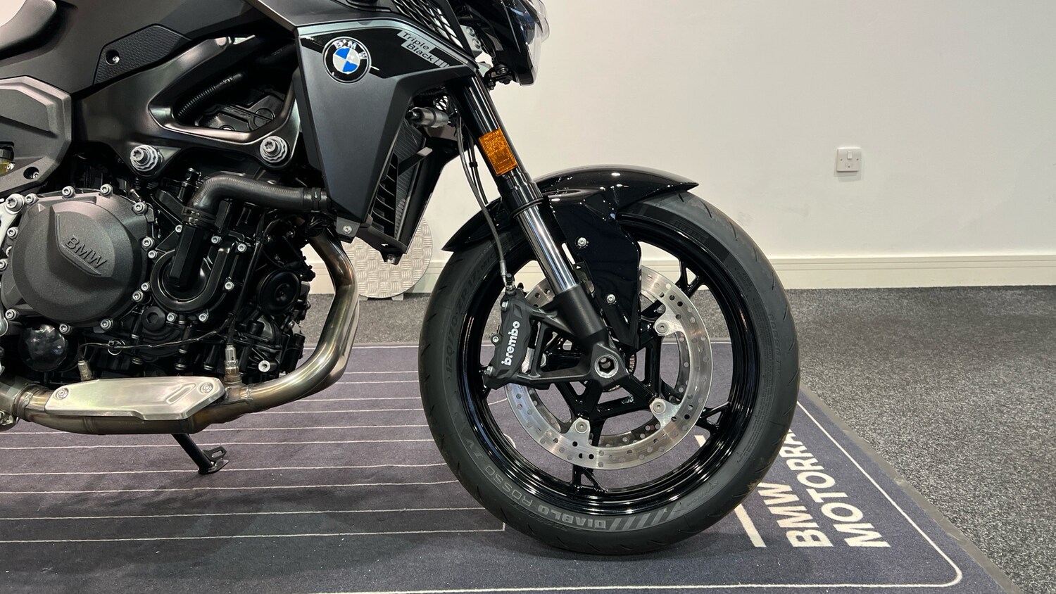 BMW F900