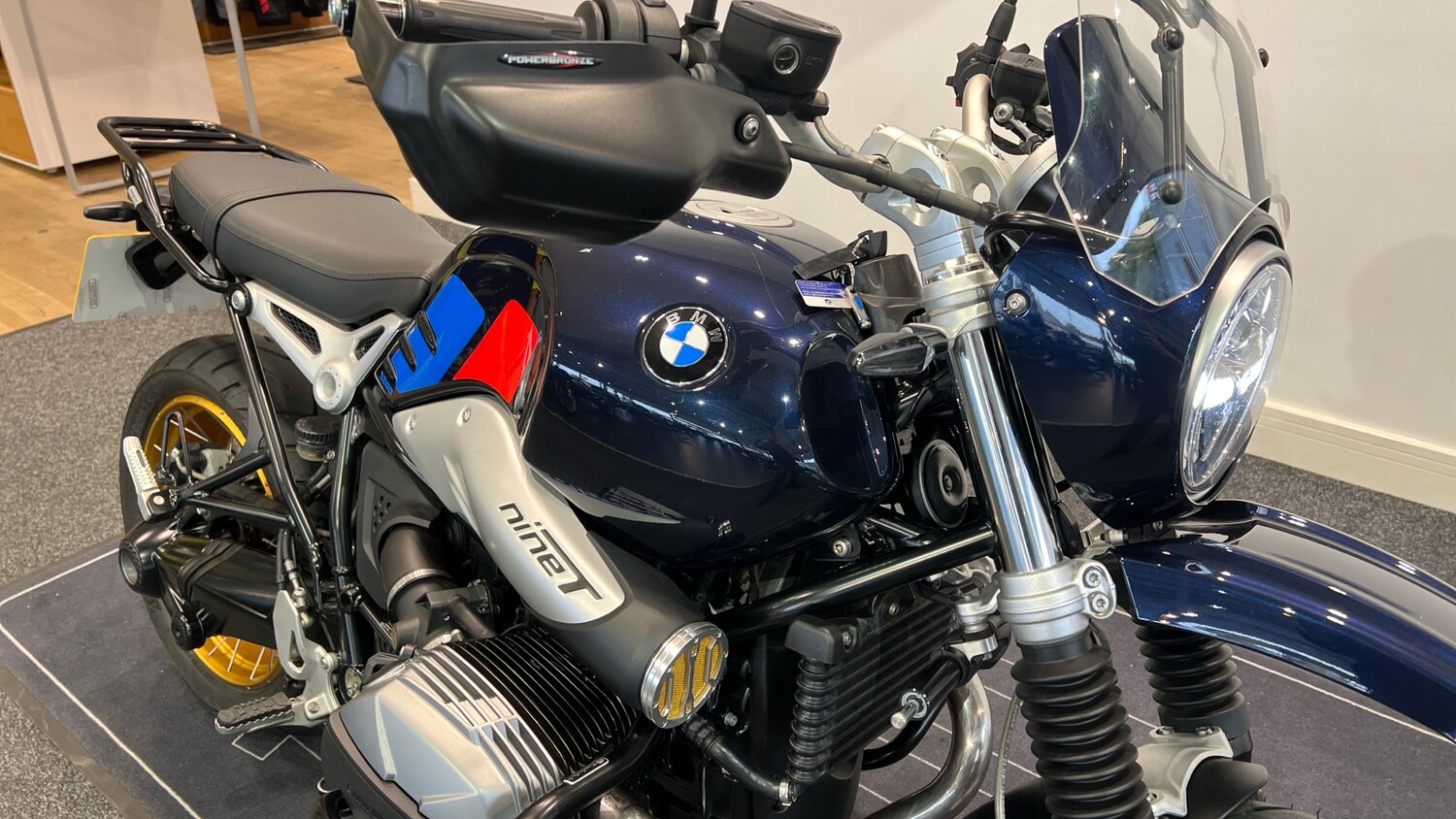 BMW R NINET