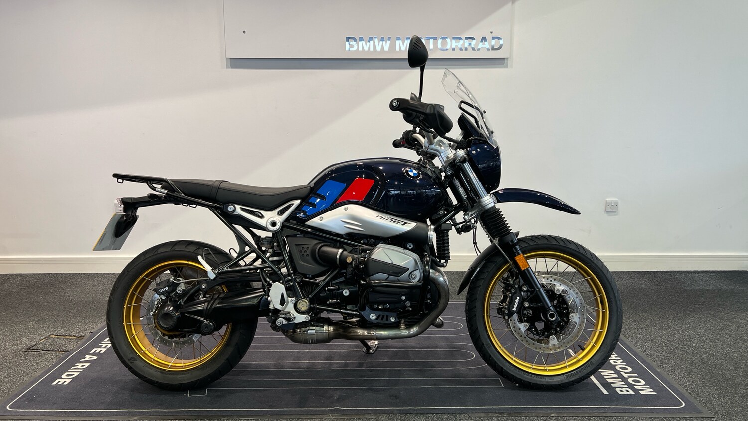 BMW R NINET