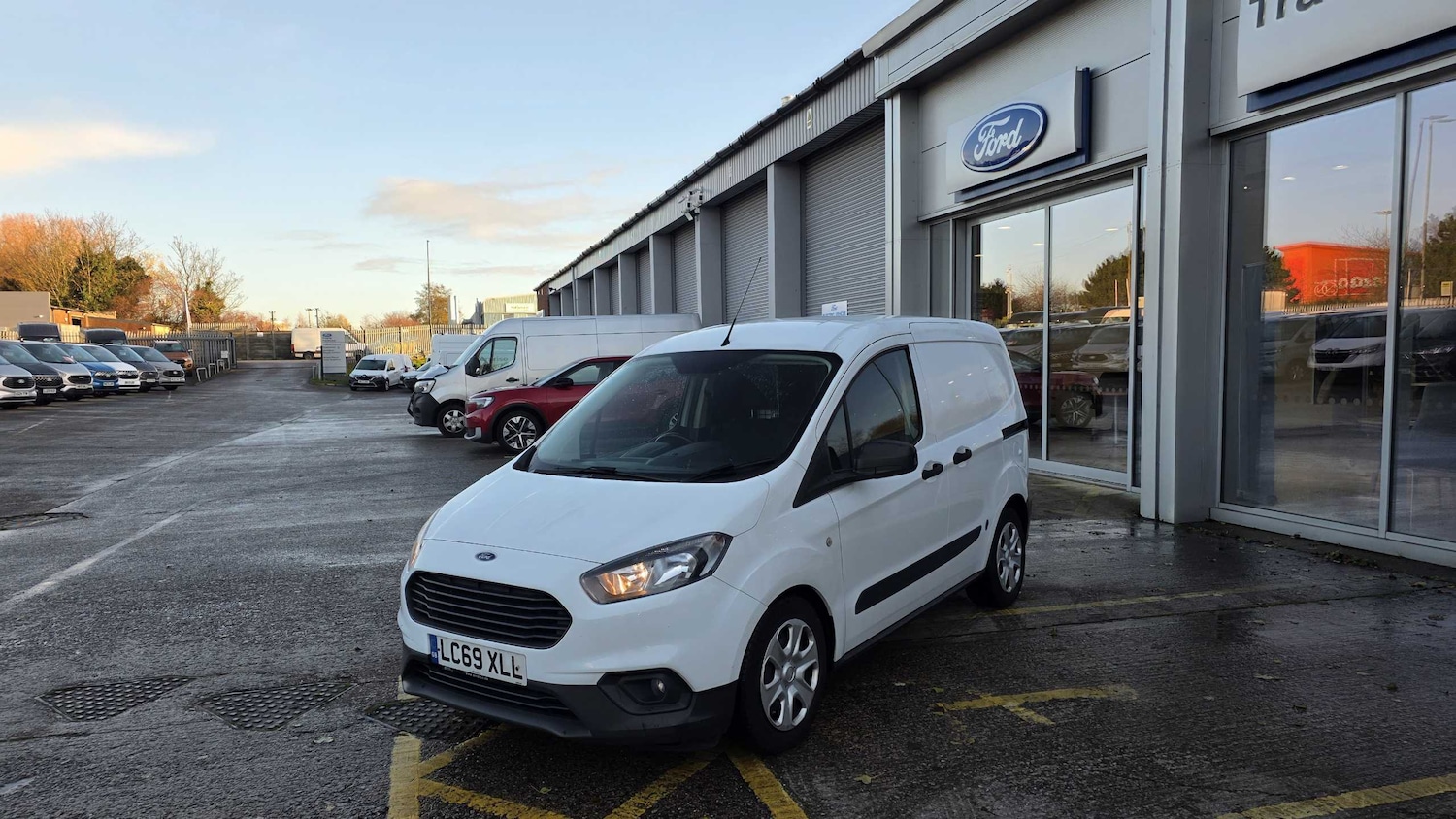 Used Ford Transit Courier 2019 for sale - 76789334: Photo 3
