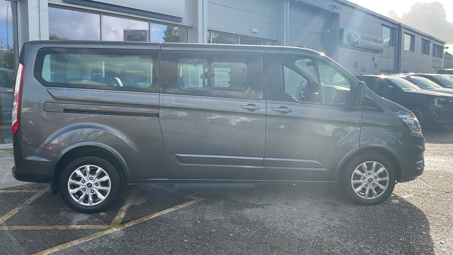 Used Ford Tourneo Custom 2022 for sale - 76411362: Photo 2