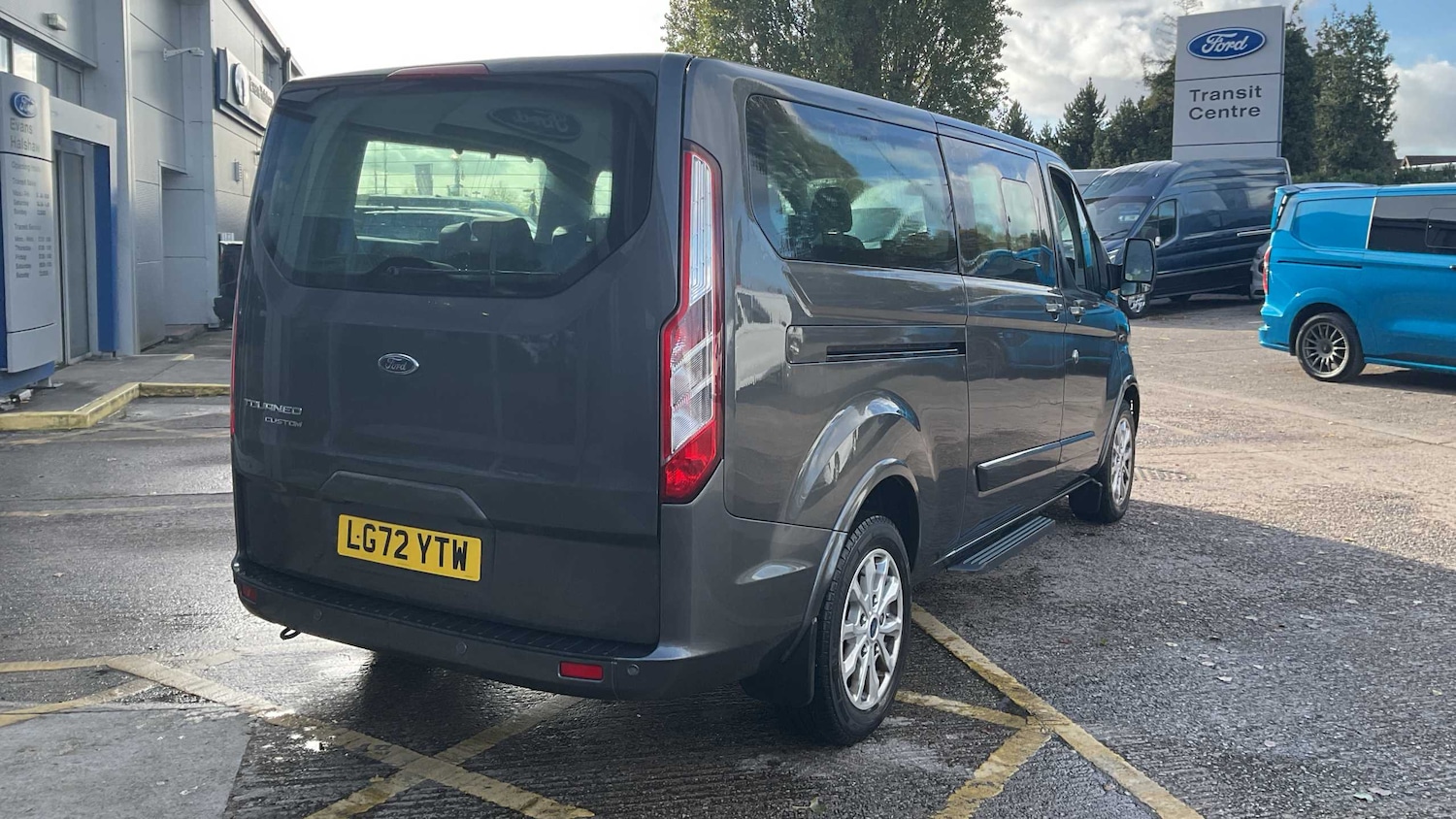 Used Ford Tourneo Custom 2022 for sale - 76411362: Photo 3