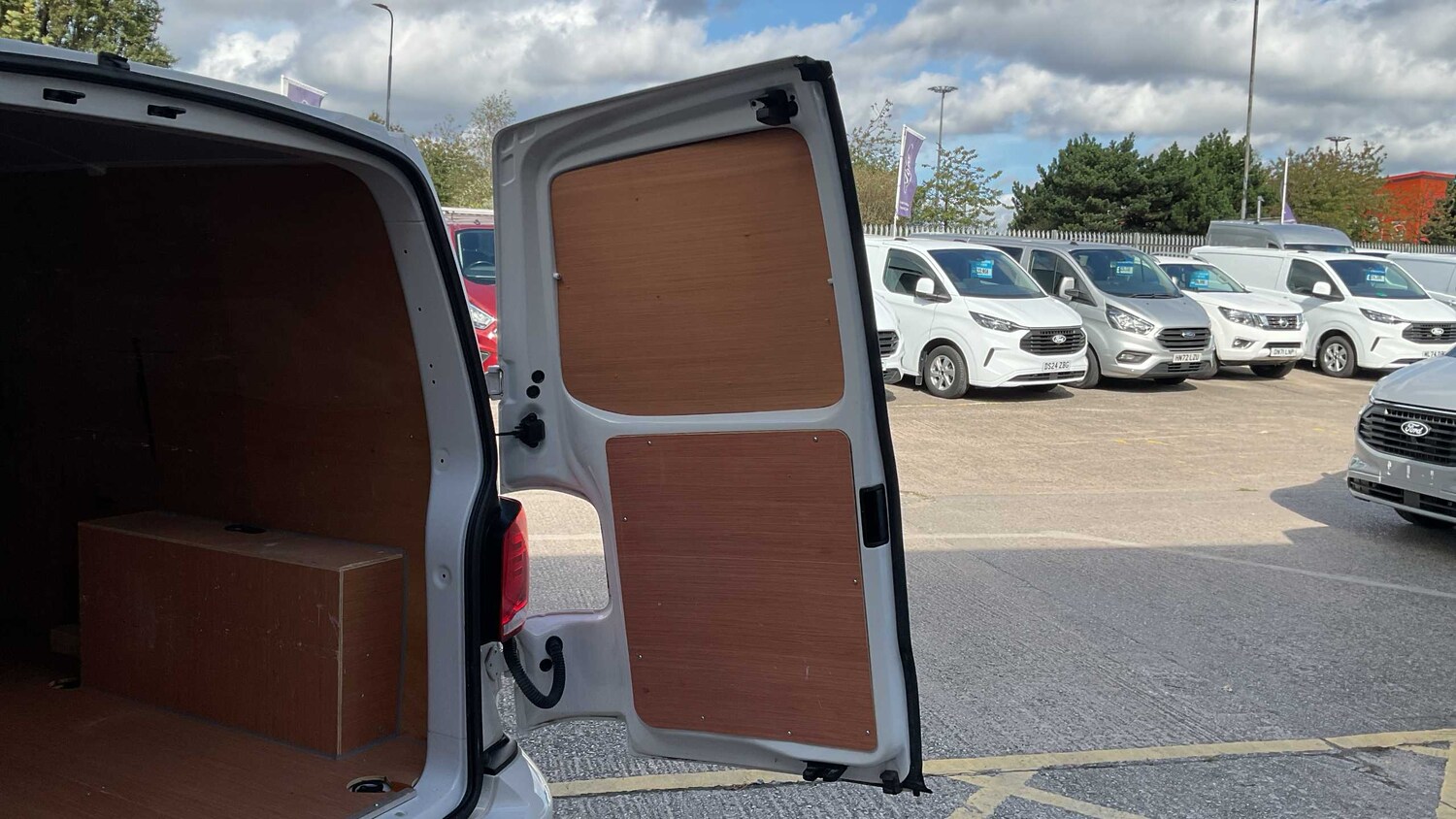 Used Volkswagen Transporter 2023 for sale - 75661346: Photo 28