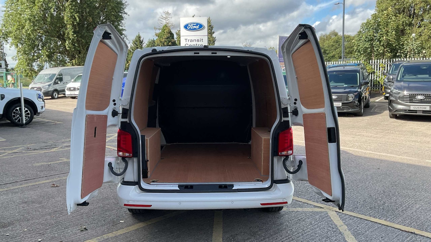 Used Volkswagen Transporter 2023 for sale - 75661346: Photo 29