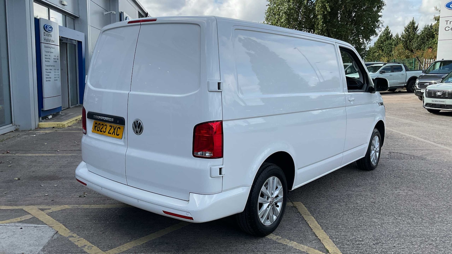 Used Volkswagen Transporter 2023 for sale - 75661346: Photo 3