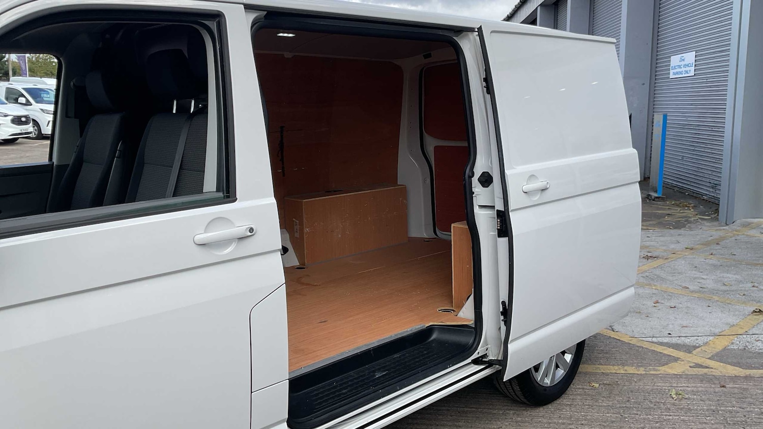 Used Volkswagen Transporter 2023 for sale - 75661346: Photo 34