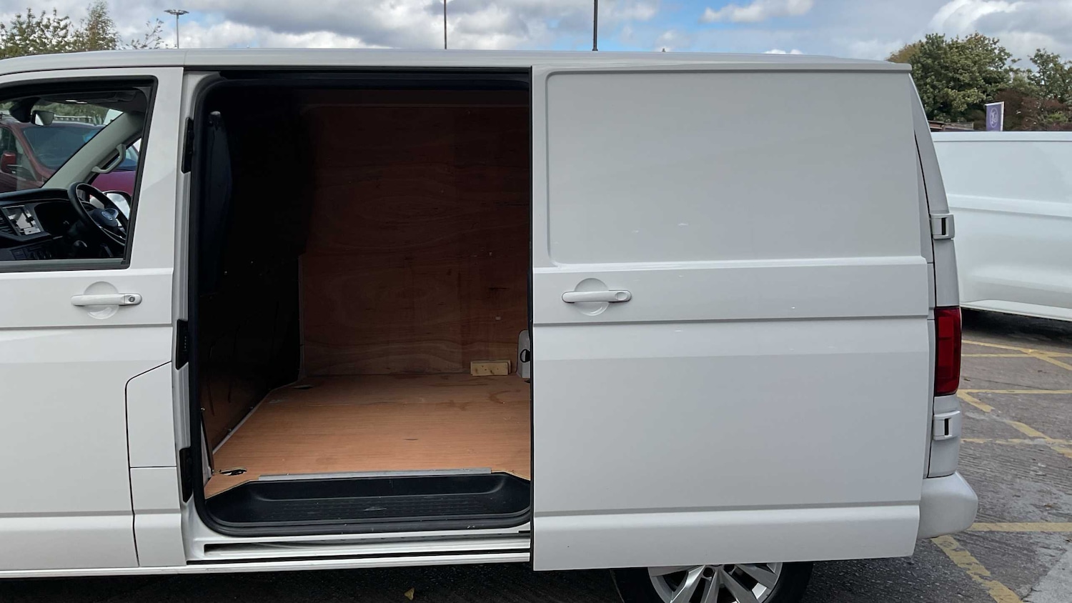 Used Volkswagen Transporter 2023 for sale - 75661346: Photo 35