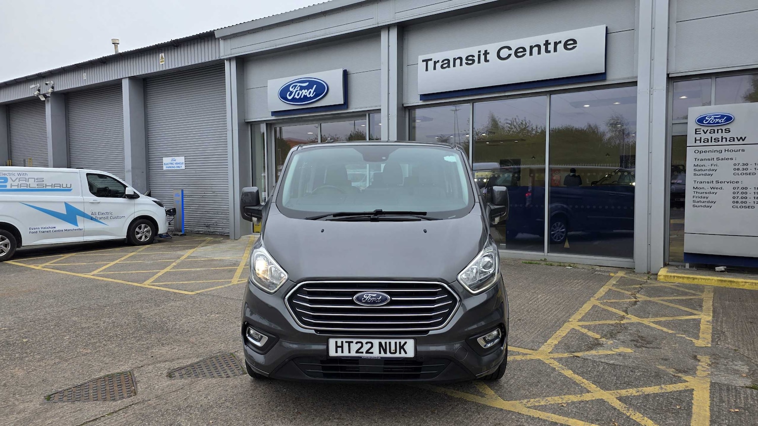 Used Ford Tourneo Custom 2022 for sale - 76272220: Photo 2